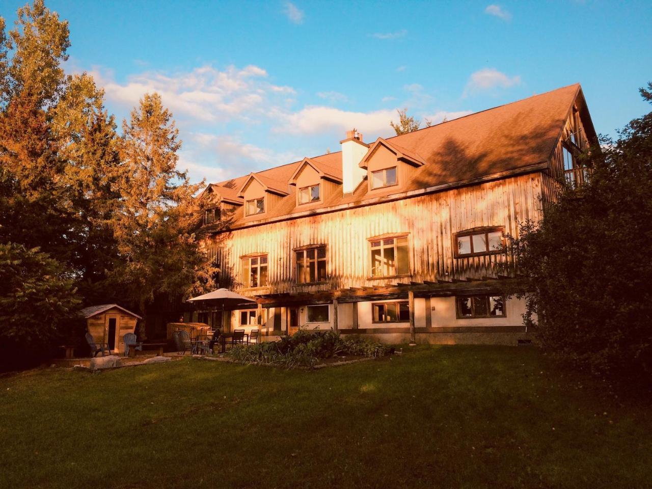 La Grange Country Inn Wakefield Esterno foto